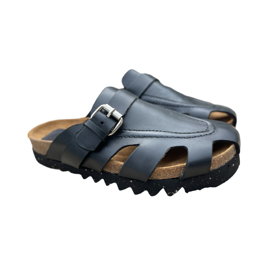 Side profile of the Webclog showing its open sides